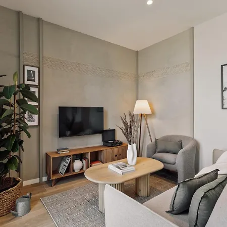 Apartment Atitlan - 3 Bedrooms, Office And Balcony In Eixample Esquerra *
