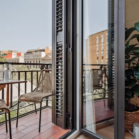 Atitlan - 3 Bedrooms, Office And Balcony In Eixample Esquerra Apartment Barcelona