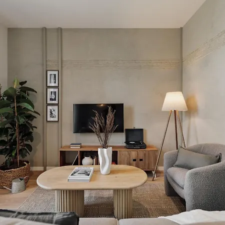 Atitlan - 3 Bedrooms, Office And Balcony In Eixample Esquerra شقة